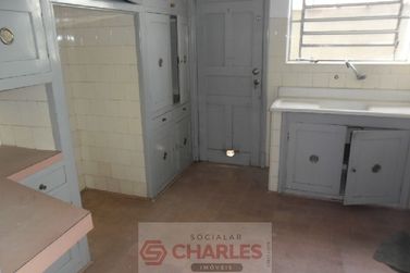 Casa &agrave; venda - 600m&sup2; - Centro