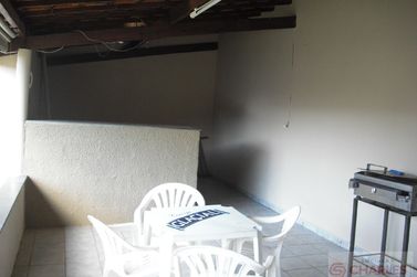 Casa &agrave; venda - 300m&sup2; - Centro