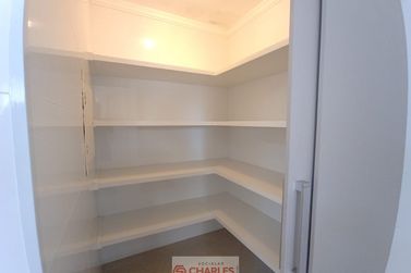 Casa &agrave; venda - 600m&sup2; - Centro