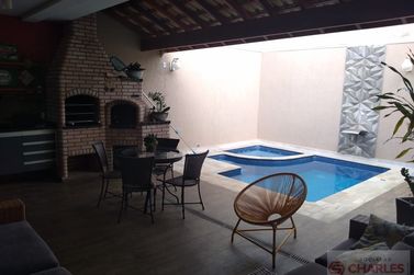Casa &agrave; venda - 438m&sup2; - Centro