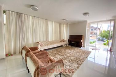 Casa &agrave; venda - 369m&sup2; - Centro