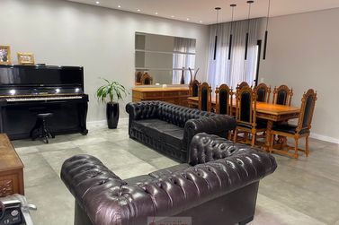 Casa &agrave; venda - 224m&sup2; - Centro