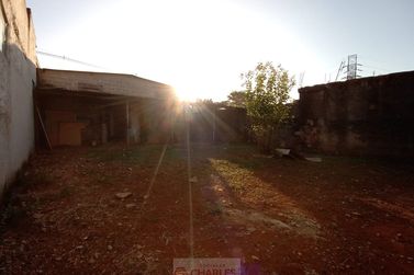 Sal&atilde;o Comercial para alugar - 75m&sup2; - Centro