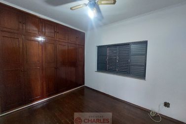 Casa para alugar - 268m&sup2; - Centro