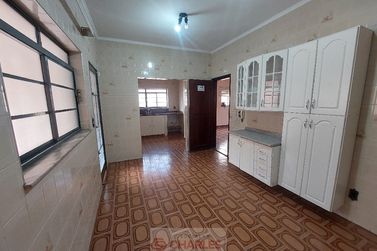 Casa para alugar - 268m&sup2; - Centro