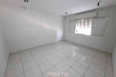 Sal&atilde;o Comercial para alugar - 182m&sup2; - Centro