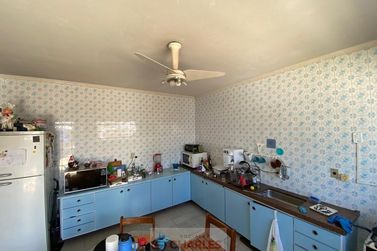 Casa &agrave; venda - 261m&sup2; - Centro