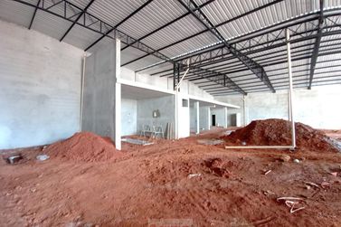 Sal&atilde;o Comercial para alugar - 944m&sup2; - Centro