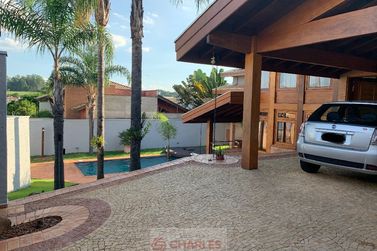 Casa &agrave; venda - 480m&sup2; - Centro
