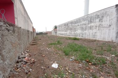 Terreno &agrave; venda - 10m&sup2; - Centro