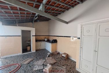 Casa &agrave; venda - 200m&sup2; - Centro