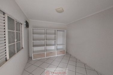 Casa para alugar - 340m&sup2; - Centro