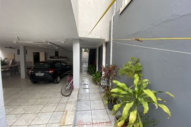 Casa &agrave; venda - 252m&sup2; - Centro