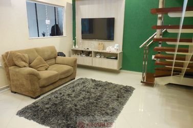 Casa &agrave; venda - 250m&sup2; - Centro