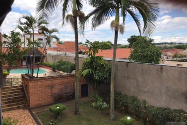 Casa &agrave; venda - 410m&sup2; - Centro
