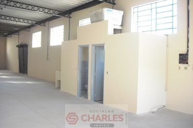 Sala Comercial &agrave; venda - 670m&sup2; - Centro