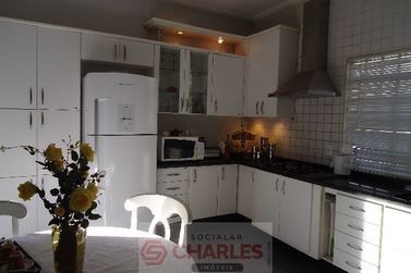 Casa &agrave; venda - 450m&sup2; - Centro