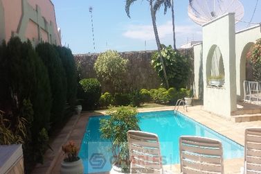 Casa &agrave; venda - 10m&sup2; - Centro