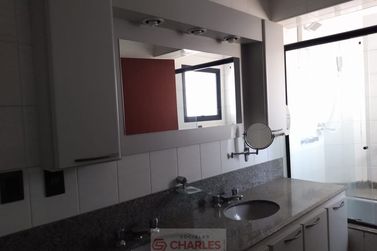 Apartamento &agrave; venda - 180m&sup2; - Centro