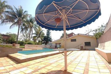 S&iacute;tio para alugar - 320m&sup2; - Centro