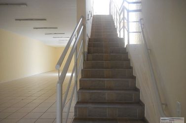 Sala Comercial &agrave; venda - 450m&sup2; - Centro