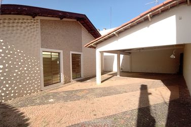 Casa para alugar - 217m&sup2; - Centro