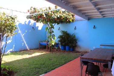 Casa &agrave; venda - 280m&sup2; - Centro