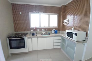 Apartamento para alugar - 130m&sup2; - Centro