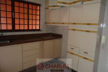 Casa &agrave; venda - 100m&sup2; - Centro