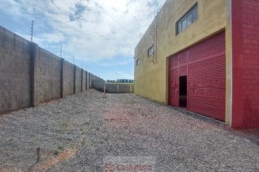 Sal&atilde;o Comercial para alugar - 604m&sup2; - Centro