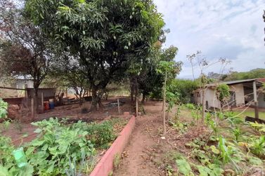 S&iacute;tio &agrave; venda - 160m&sup2; - Centro