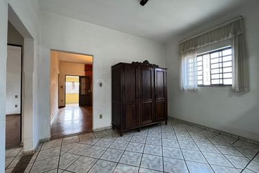 Casa &agrave; venda - 253m&sup2; - Centro