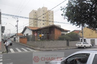 Casa &agrave; venda - 600m&sup2; - Centro
