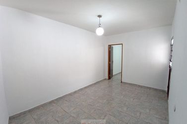 Casa para alugar - 77m&sup2; - Centro