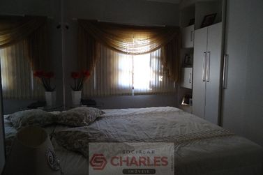 Casa &agrave; venda - 450m&sup2; - Centro