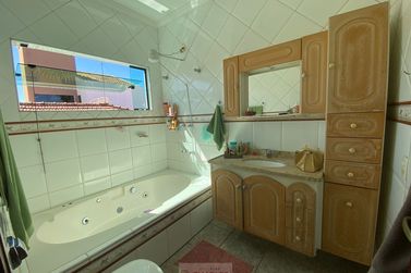 Casa &agrave; venda - 325m&sup2; - Centro