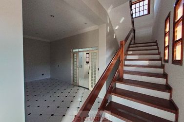 Casa para alugar - 200m&sup2; - Centro