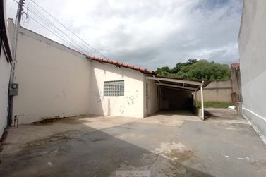 Casa &agrave; venda - 90m&sup2; - Centro