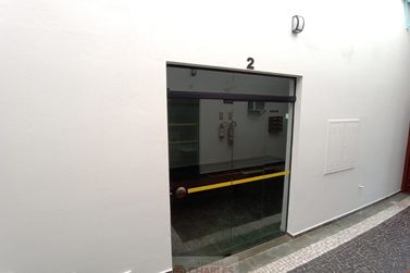Sal&atilde;o Comercial para alugar - 30m&sup2; - Centro