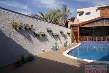 Casa &agrave; venda - 483m&sup2; - Centro