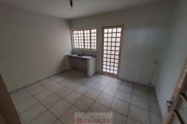 Sal&atilde;o Comercial para alugar - 302m&sup2; - Centro
