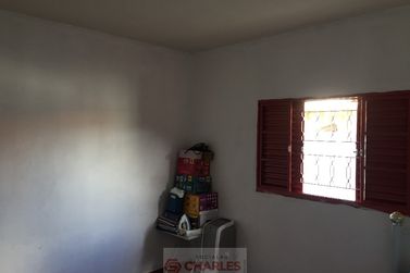 Casa &agrave; venda - 100m&sup2; - Centro