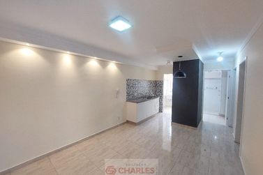Apartamento &agrave; venda - 48m&sup2; - Centro