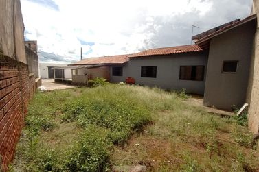 Casa &agrave; venda - 90m&sup2; - Centro