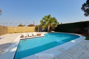 Casa &agrave; venda - 547m&sup2; - Centro