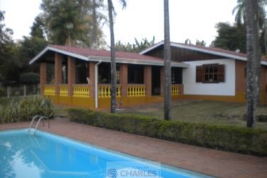 S&iacute;tio &agrave; venda - 300m&sup2; - Centro