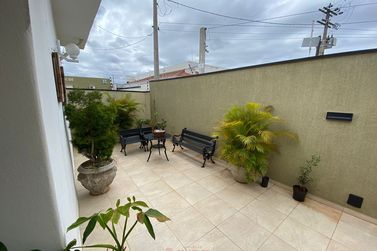 Casa &agrave; venda - 276m&sup2; - Centro
