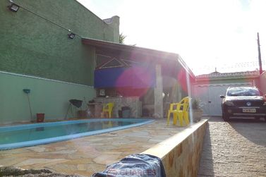Casa &agrave; venda - 250m&sup2; - Centro