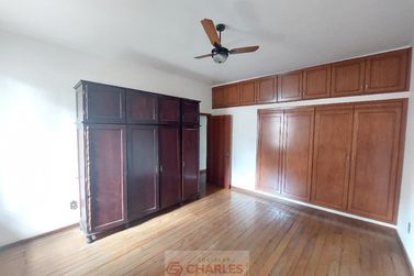 Casa &agrave; venda - 246m&sup2; - Centro