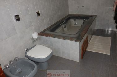 Casa &agrave; venda - 356m&sup2; - Centro